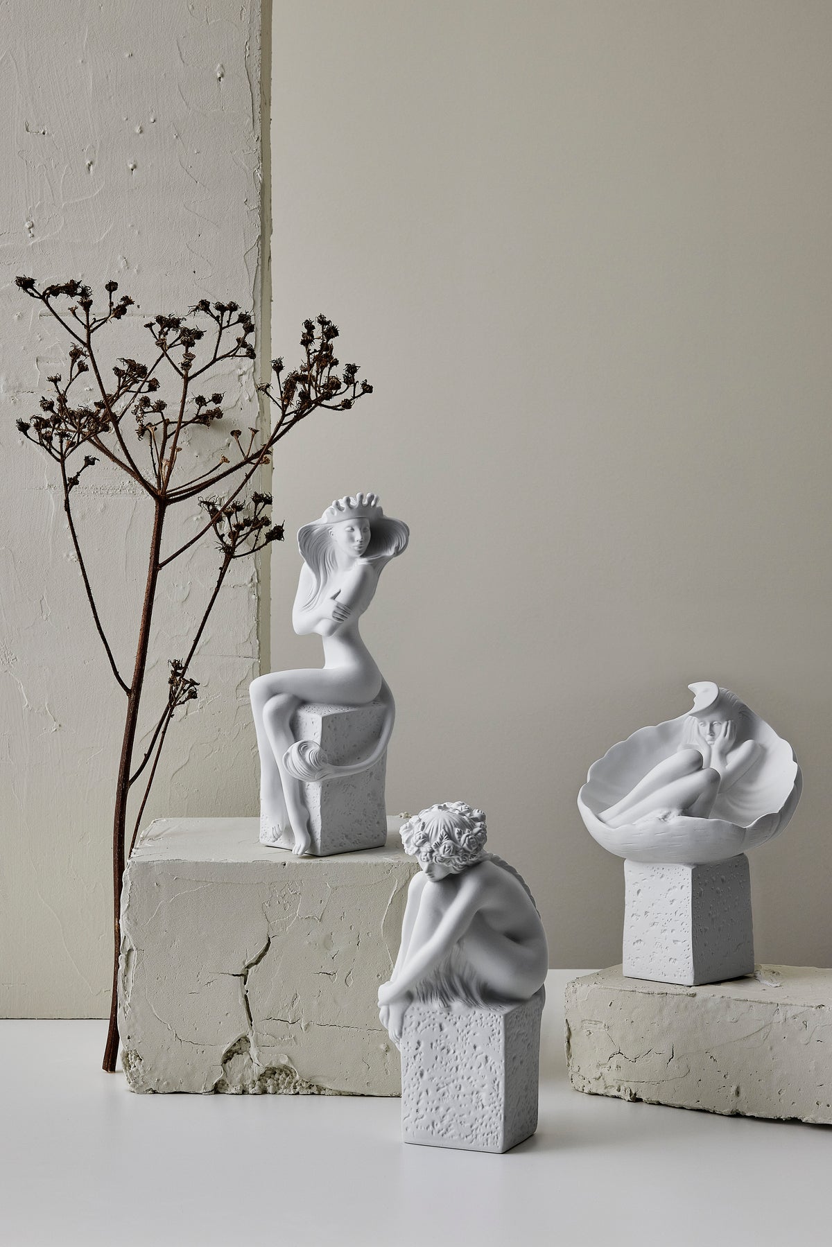 Virgo, Christel, porcelain