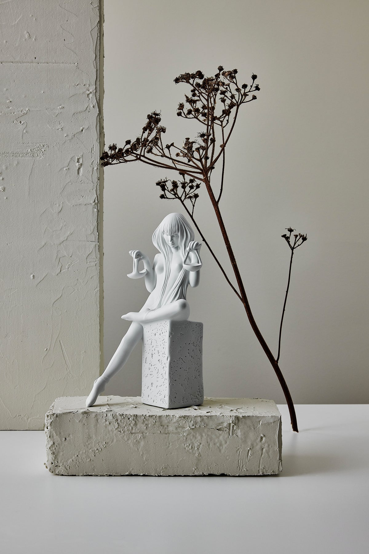 Libra, Christel, porcelain