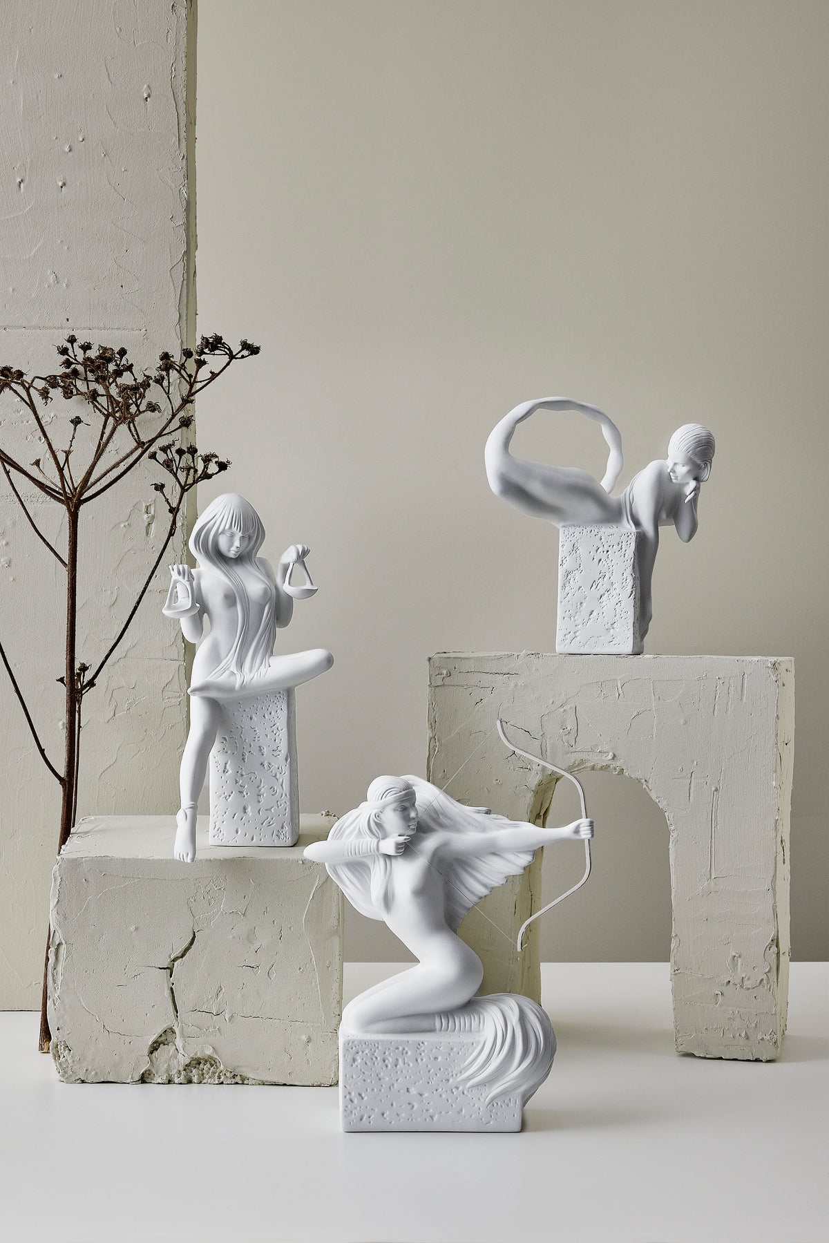 Libra, Christel, porcelain