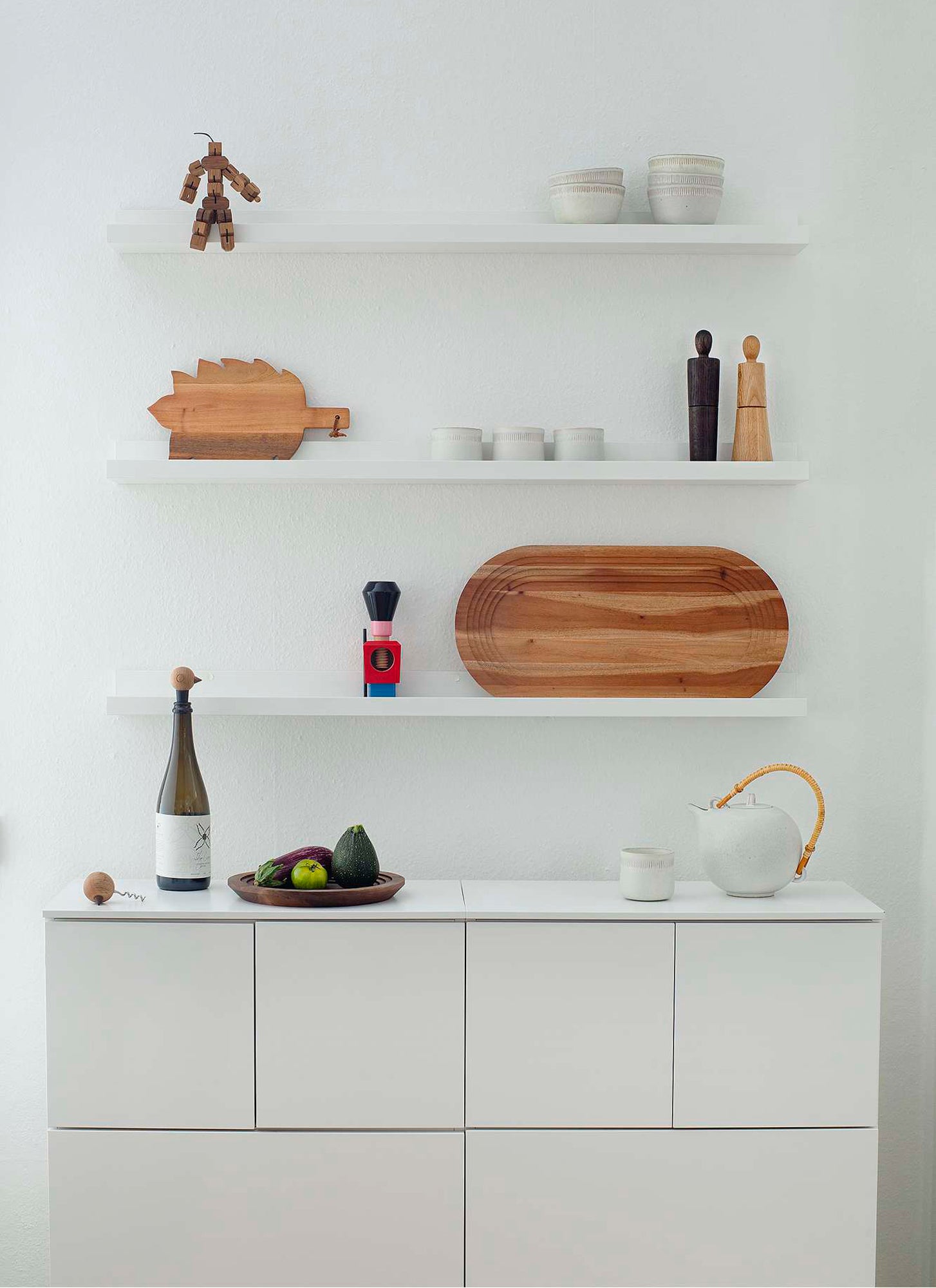 Kitchen & tableware.