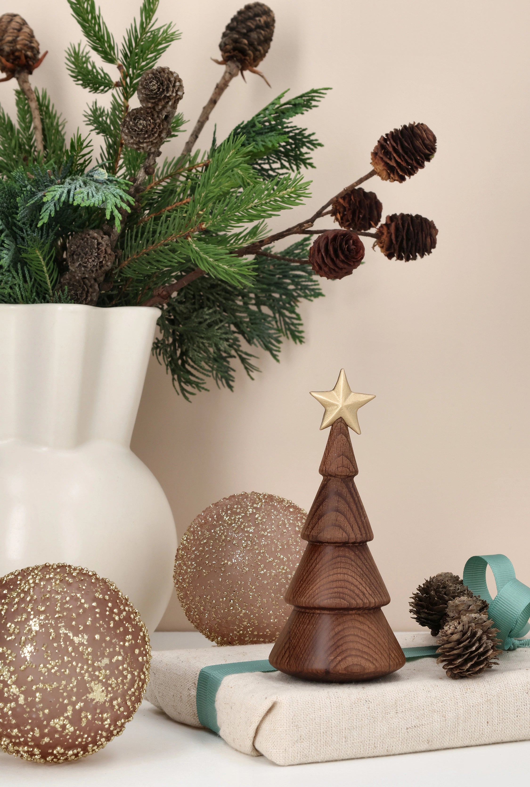 The Christmas Tree, thermo beech, gold star