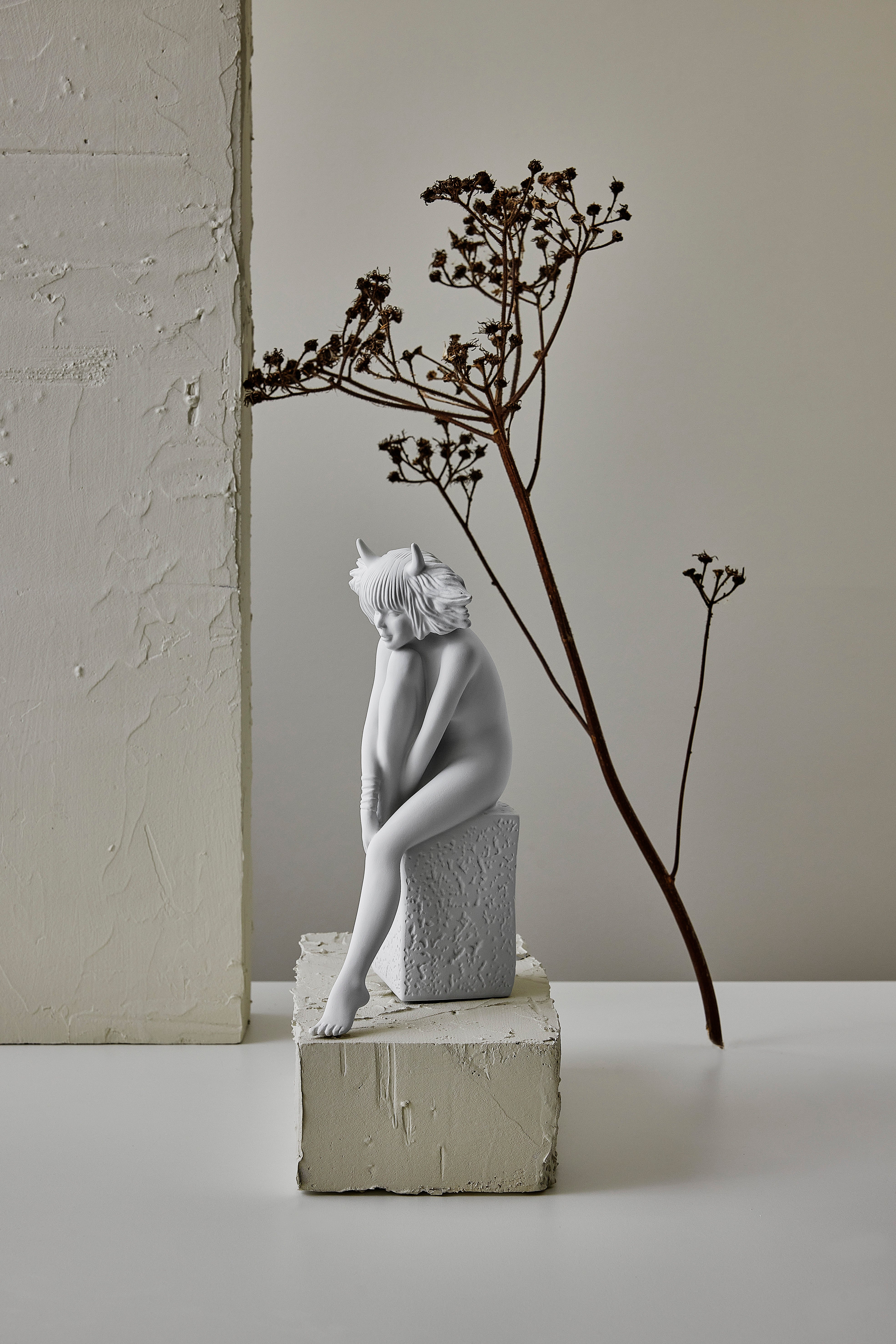 Taurus, Christel, porcelain