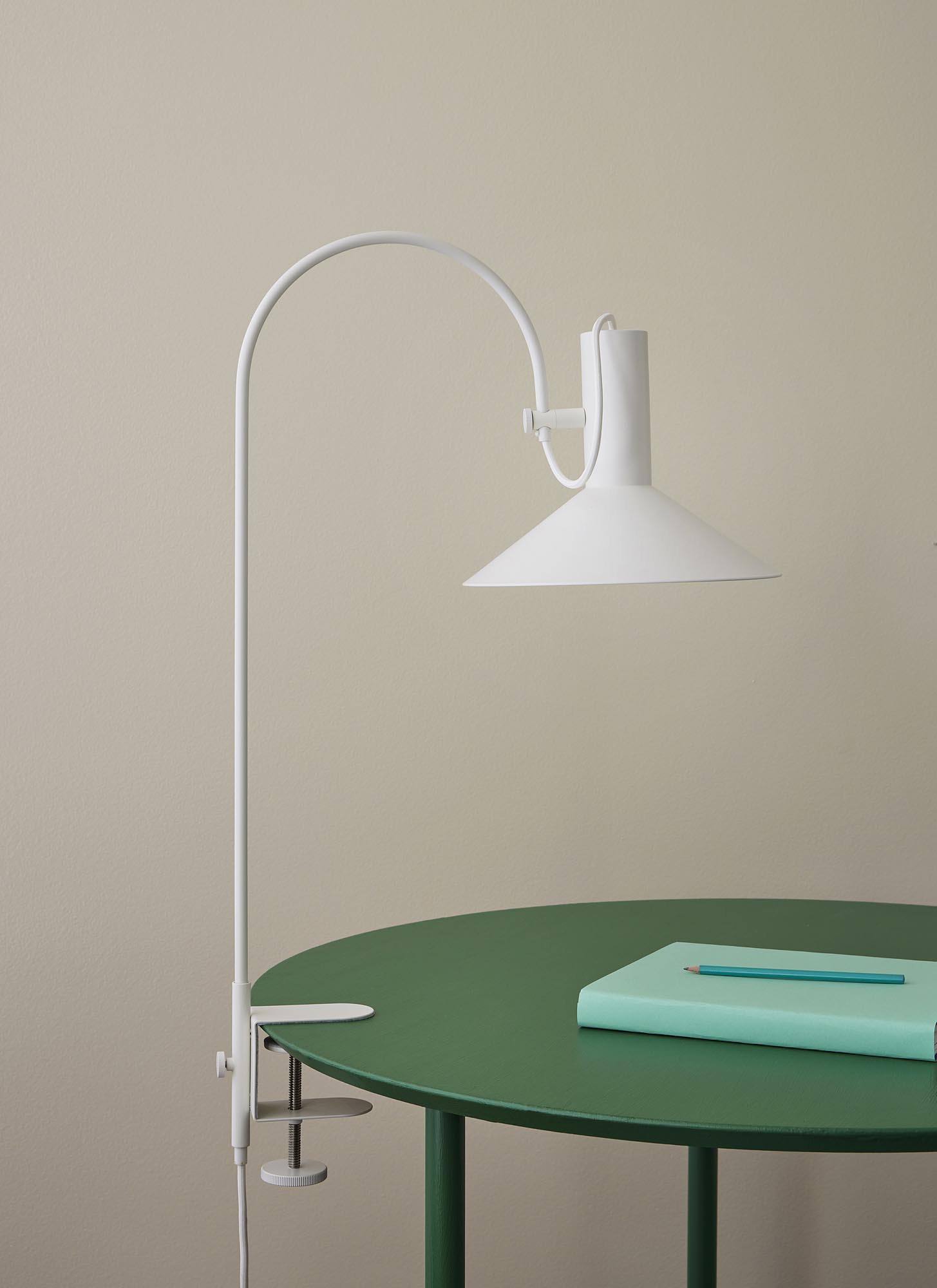 Formel table lamp (white)