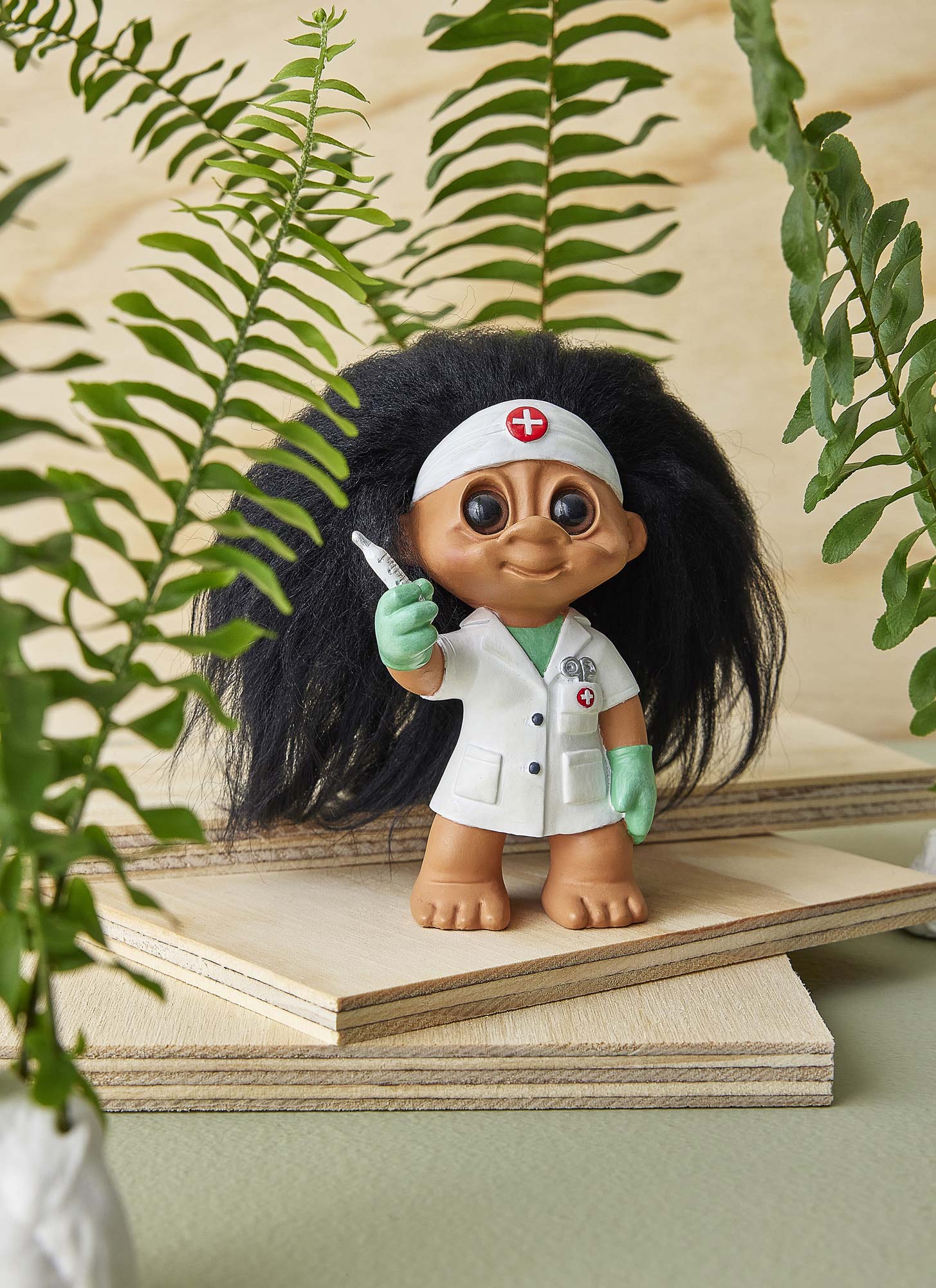 The Nurse (Good Luck Troll, 9 cm)